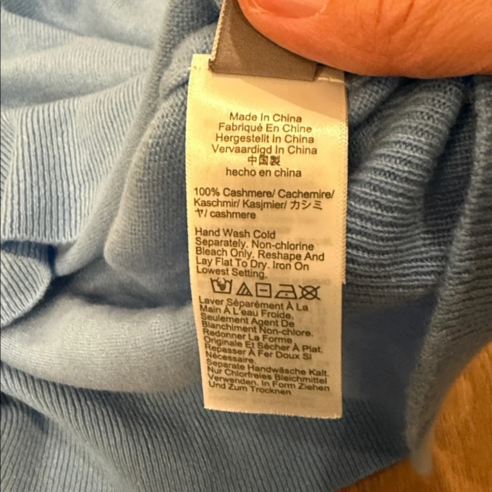 J. Crew Classic Fit Cashmere Crewneck Sweater M - Picture 8 of 9